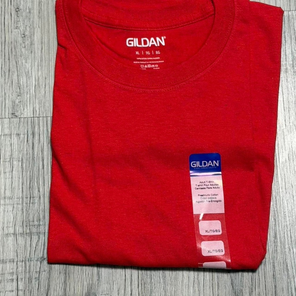 Gildan red t-shirt size XL